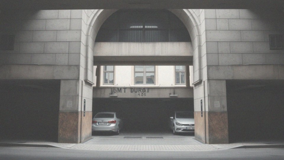 Co oferuje parking pod Gmachem Głównym Muzeum Narodowego?